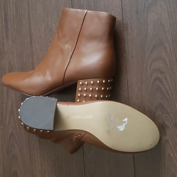 Maiden Lane Classic Block Heel Bootie - Picture 12 of 12